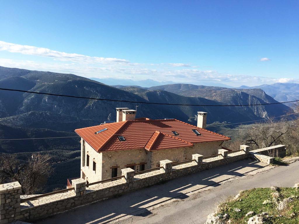 Almondhouse Suites With Fireplace - Adults Only Arachova Dış mekan fotoğraf