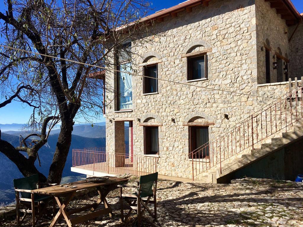 Almondhouse Suites With Fireplace - Adults Only Arachova Dış mekan fotoğraf