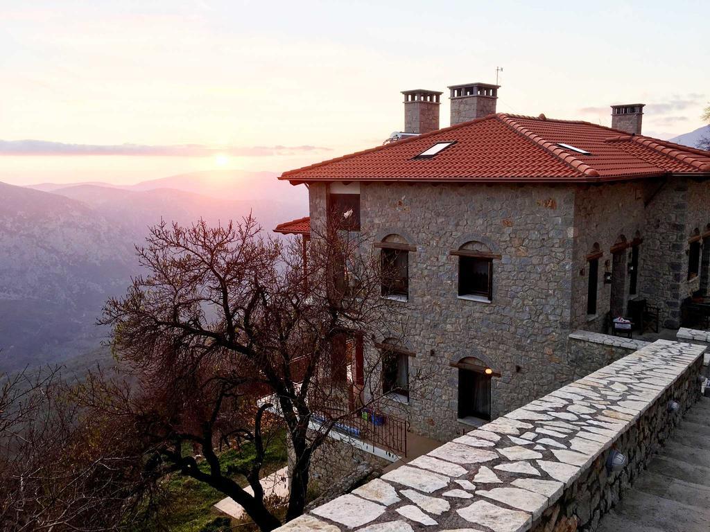 Almondhouse Suites With Fireplace - Adults Only Arachova Dış mekan fotoğraf