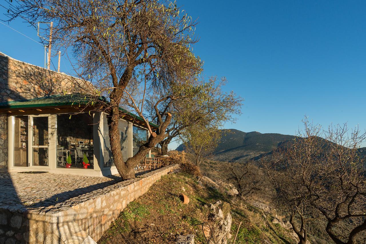 Almondhouse Suites With Fireplace - Adults Only Arachova Dış mekan fotoğraf