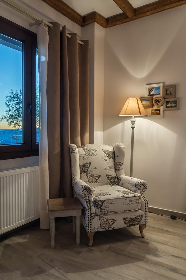 Almondhouse Suites With Fireplace - Adults Only Arachova Dış mekan fotoğraf